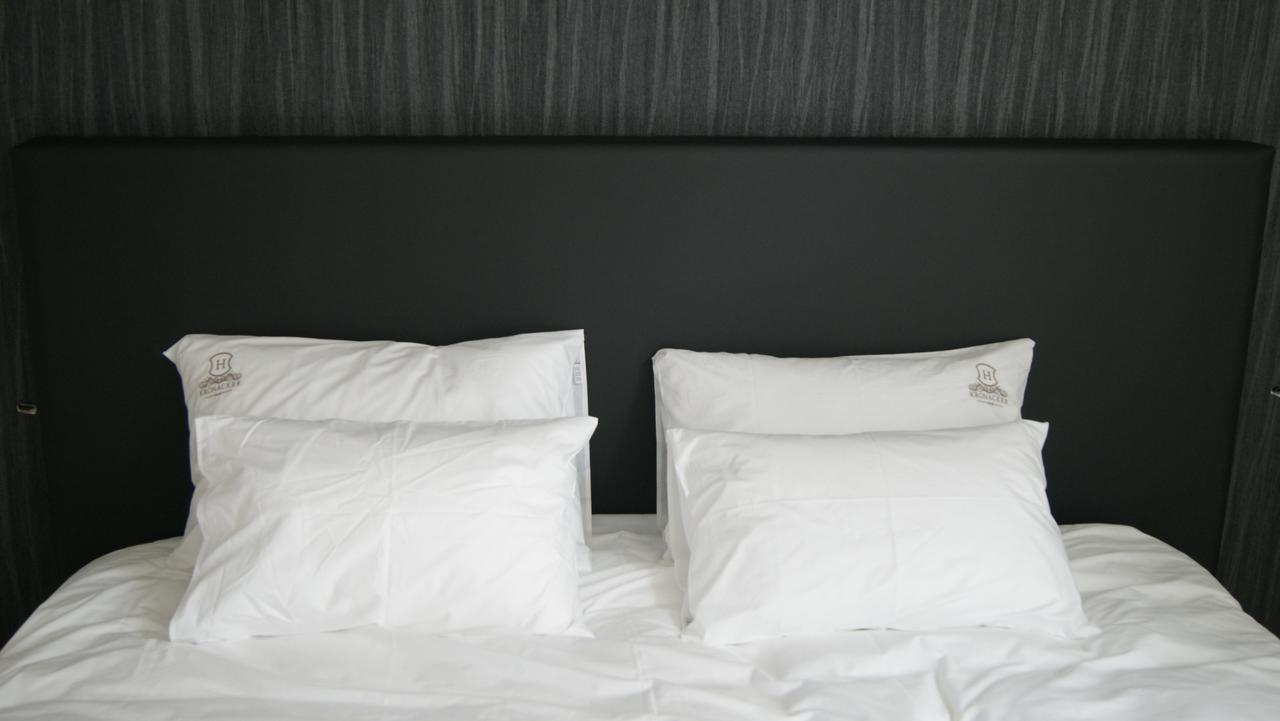 Hotel Kronacker ทีเนน ภายนอก รูปภาพ